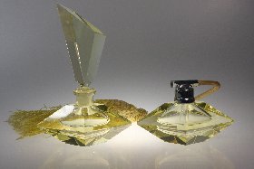Parfümflasche und -zerstäuber Nr. 369/42, champagner-Glas handgeschliffen, Design: Franz Burkert
