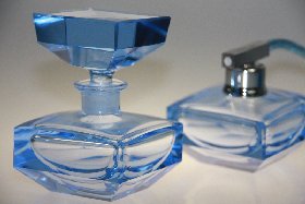 Parfümset Nr. 1388 hellblau handgeschliffen, Kristallglas GmbH Oberursel, Design: Franz Burkert
