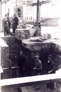 Bauarbeiten an der Glashütte Hessenglas 1946