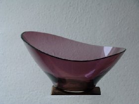 Gangkofner-Schale lila mit Klarglas überfangen, Hessenglas GmbH