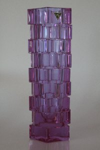 Farbspiel Vase Alexandrit-Glas der Hessenglas GmbH, geschliffen von Fa. Berg in Rheinbach