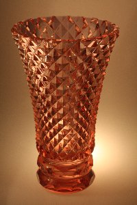 Vase handgeschliffen geschmolzen aus seltenen Erden, Hessenglas GmbH Stierstadt