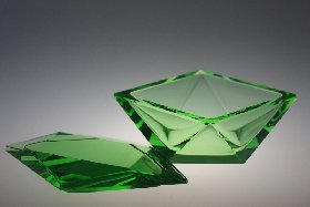 Puderdose hellgrün, Kristallglas handgeschliffen, Kristallglas GmbH Oberursel, Design: Franz Burker