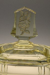 Detail Puderdose champagner um ca. 1948 der Kristallglas GmbH Oberursel, Design: Franz Burkert