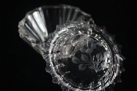 Puderdose mundgeblasen, handgeschliffen und graviert der Kristallglas GmbH, Designer Franz Burkert