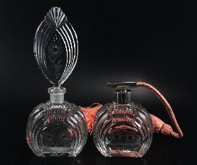 Frühes Parfümset von ca. 1949, Kristallglas handgeschliffen der Kristallglas GmbH Oberursel, Design: Franz Burkert