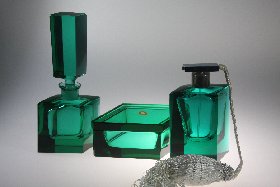 Toilettengarnitur Serie 1210 Farbe: seegrün, Kristallglas handgeschliffen, Kristallglas GmbH Oberursel, Design: Franz Burkert
