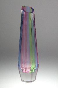 Vase facettiert geschliffen mit Regenbogenüberfang, Kristallglas GmbH Oberursel, Design: Franz Burkert