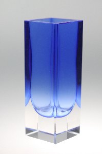 Innenfangvase blau der Kristallglas GmbH Oberursel, Kristallglas handgeschliffen, Design: Franz Burkert