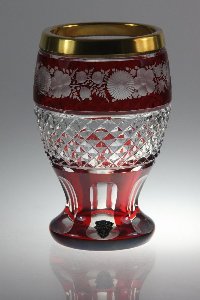 Prunk-Glas der Fa. Ernst Wittig mit Poliergoldrand und Rubinätze, handgeschliffen und -graviert