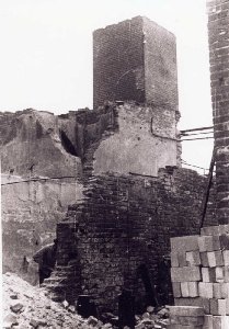 Aufbau der Hessenglashtte aus den Ruinen der ehemaligen Frankfurter Bronzefarben- und Aluminiumpulver Werke A.G.
