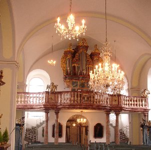 Barockkirche St. Ccilia in Saffig mit Kristall-Leuchtern der Fa. Palme & Walter KG